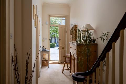 undefined, Lansdown Parade, Cheltenham, GL50