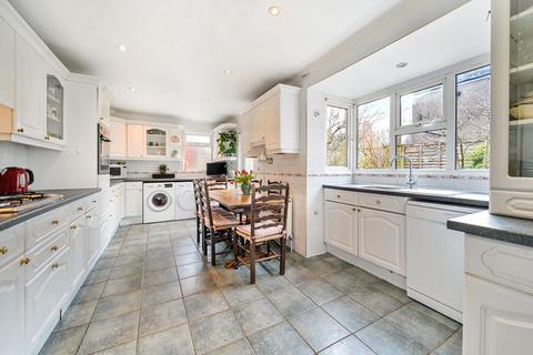 4 bedroom semi-detached house for sale, Farnley Road, London, SE25