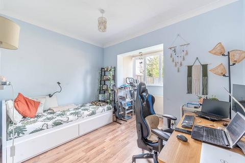 31 Welldon Crescent, Harrow, HA1 1QP