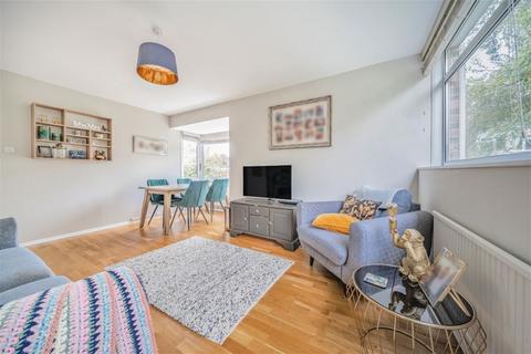 2 bedroom flat for sale, Hawthorn Way, Storrington, West Sussex, RH20