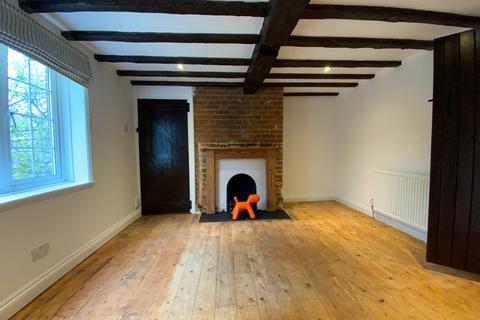 2 bedroom cottage to rent, New Road, High Wycombe, HP12