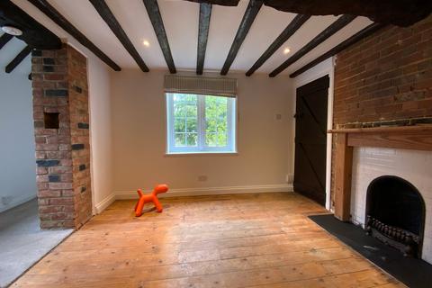 2 bedroom cottage to rent, New Road, High Wycombe, HP12