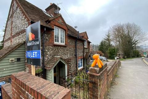 2 bedroom cottage to rent, New Road, High Wycombe, HP12