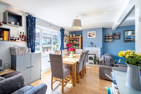 63 Maple Way, Coulsdon, CR5 3RP
