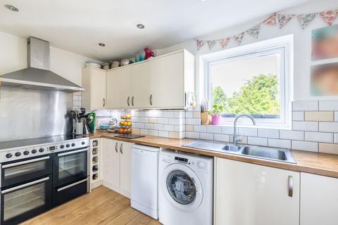 63 Maple Way, Coulsdon, CR5 3RP