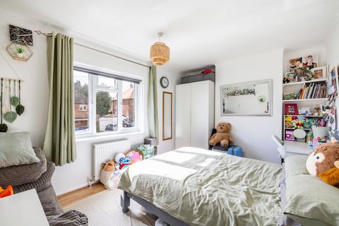 63 Maple Way, Coulsdon, CR5 3RP