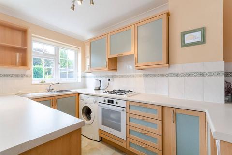 3 bedroom terraced house to rent, Stanley Road, Sutton, SM2