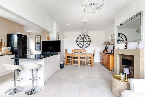 7 Bentcliffe Drive, Leeds, LS17 6QX