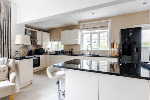 7 Bentcliffe Drive, Leeds, LS17 6QX