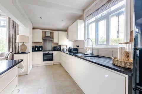 7 Bentcliffe Drive, Leeds, LS17 6QX