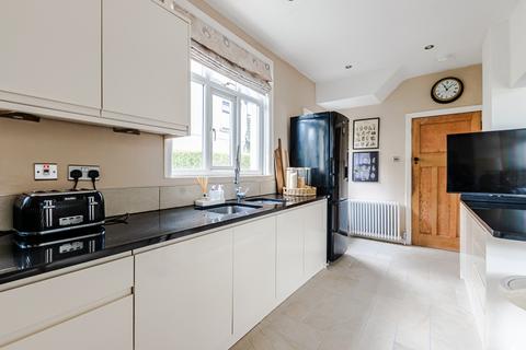 7 Bentcliffe Drive, Leeds, LS17 6QX