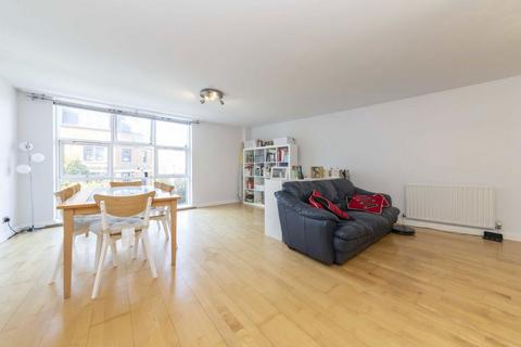 2 bedroom flat to rent, Goswell Road, London EC1V