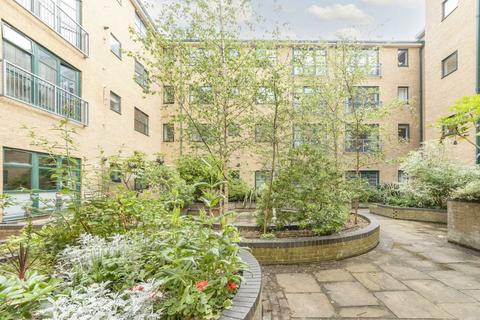 2 bedroom flat to rent, Goswell Road, London EC1V