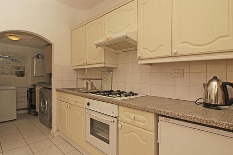 329 Marvels Lane, London, SE12 9PU