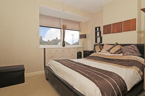 329 Marvels Lane, London, SE12 9PU