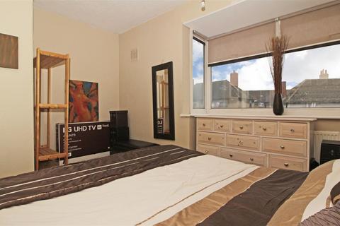329 Marvels Lane, London, SE12 9PU