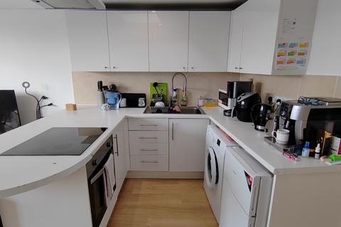 2 bedroom apartment to rent, High Road, Willesden, London NW10