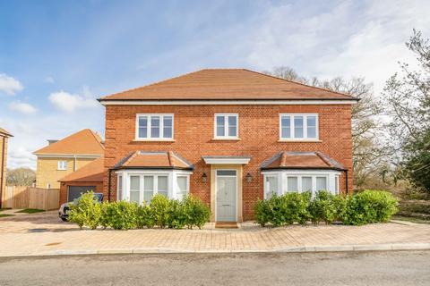 4 bedroom detached house to rent, Whistler Drive, Barnet EN4