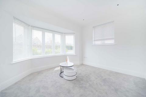 4 bedroom detached house to rent, Whistler Drive, Barnet EN4