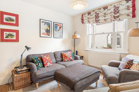 2 bedroom flat for sale, Hartismere Road, London, SW6