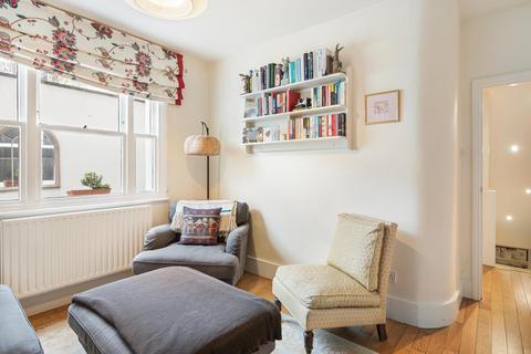 2 bedroom flat for sale, Hartismere Road, London, SW6