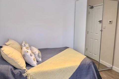 4 bedroom house to rent, Gloucester Road, Bristol BS7