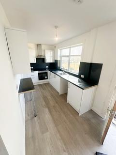 2 bedroom end of terrace house to rent, Lawfield Avenue, West Kilbride KA23