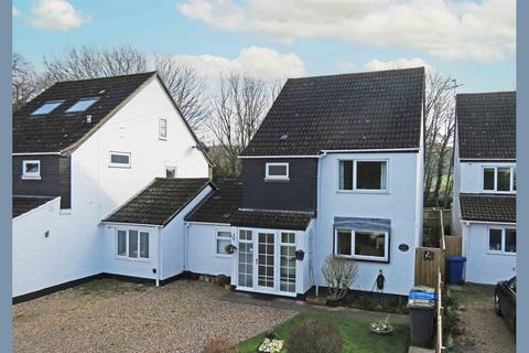 4 bedroom detached house to rent, Temple Lane, Marlow, SL7