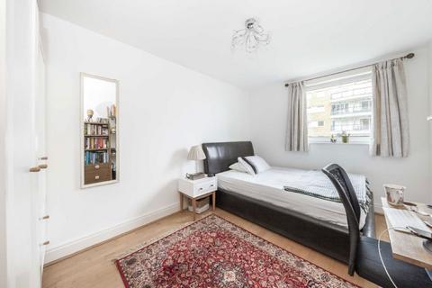 2 bedroom flat to rent, Smugglers Way, London SW18