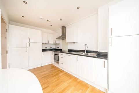 2 bedroom flat for sale, Chrislea Close, Hounslow TW5