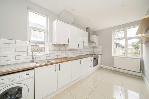 4 bedroom semi-detached house to rent, Ridgeway Road, Isleworth TW7