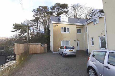 3 bedroom end of terrace house to rent, Llys Y Porth, Porthmadog