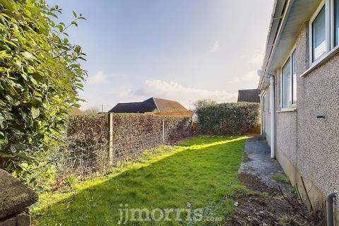 4 bedroom detached bungalow for sale, 26 Penbanc, Fishguard