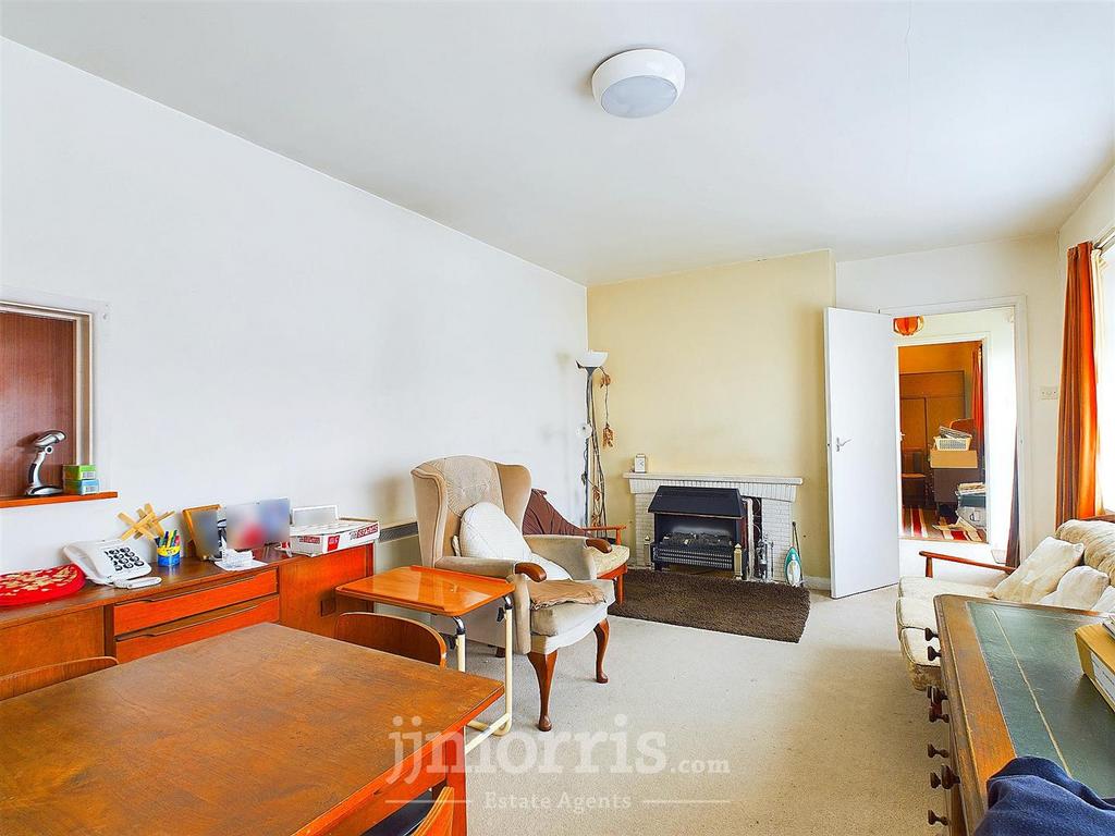 CAM02122 G0-PR0215-STILL006.jpg