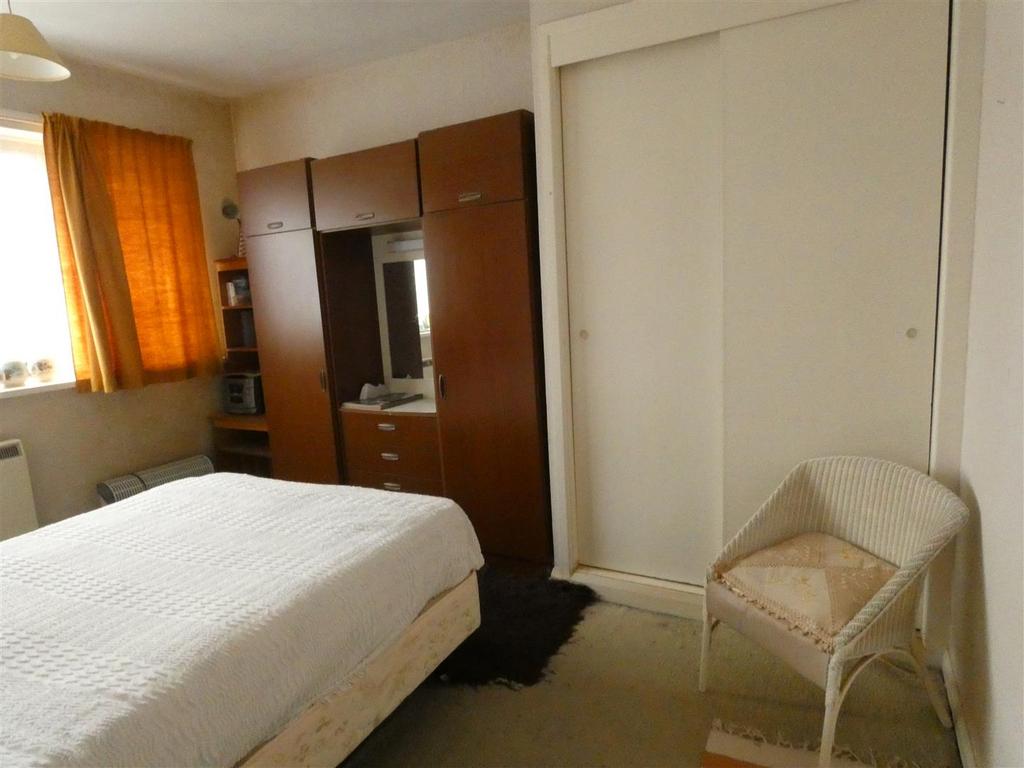 Bedroom 2 (Rear)
