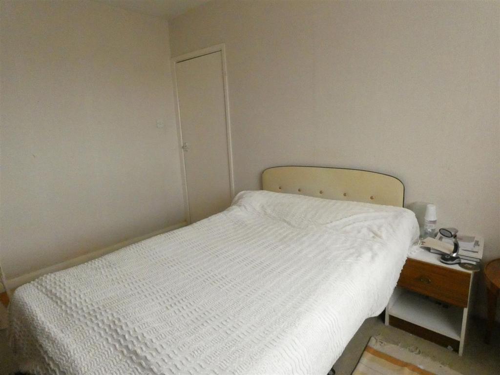 Bedroom 2 (Rear)