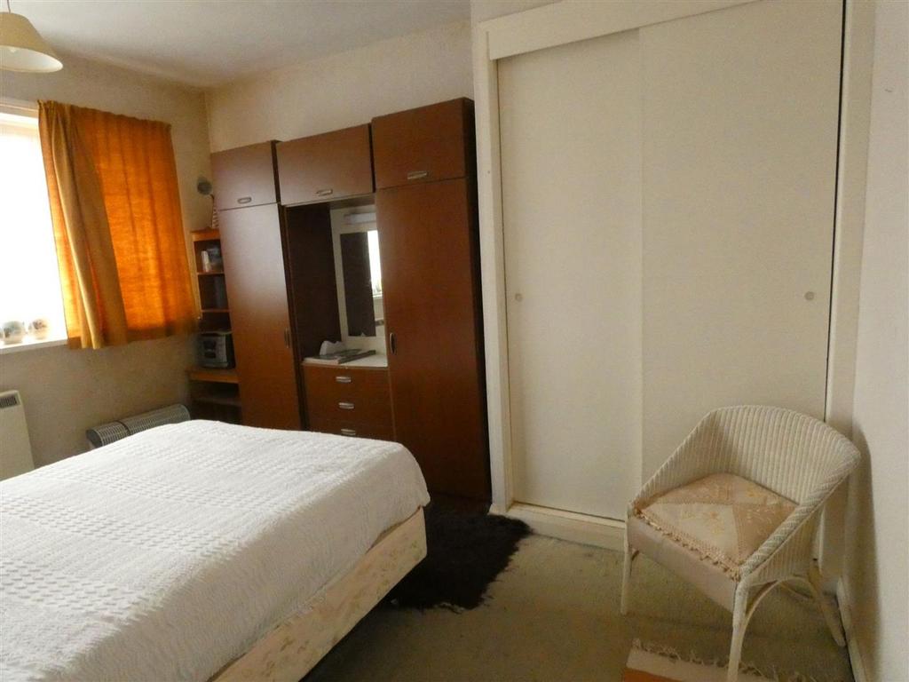 Bedroom 2 (Rear)