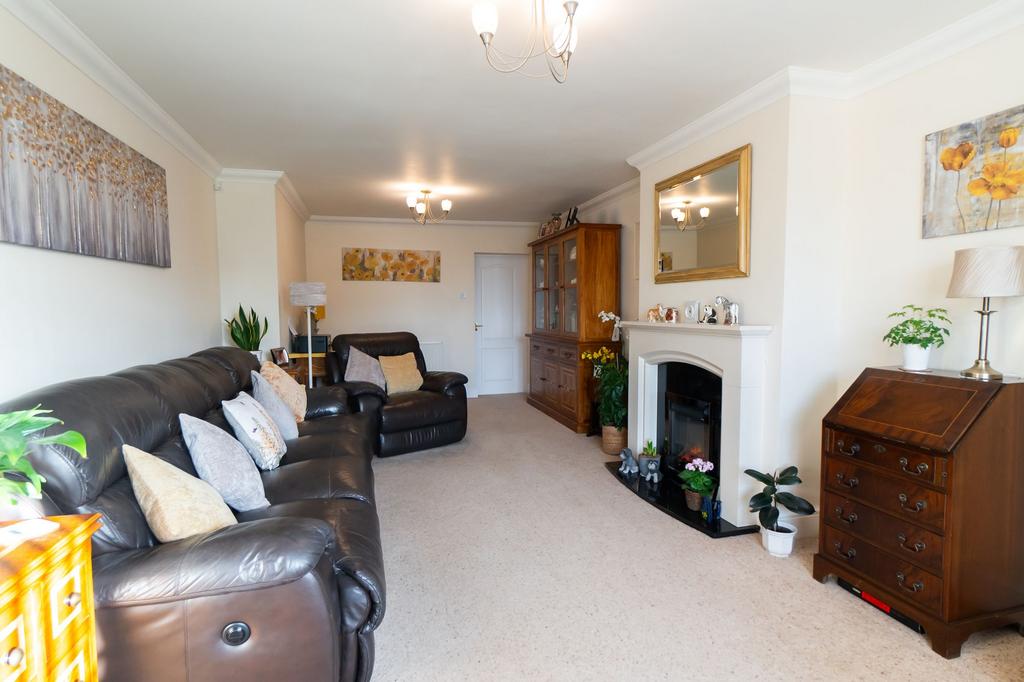 Extended Lounge