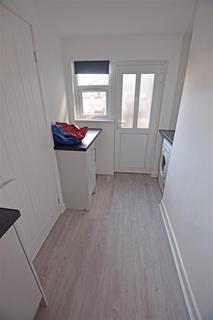 4 bedroom terraced house to rent, Dogfield Street, Cathays, Cardiff