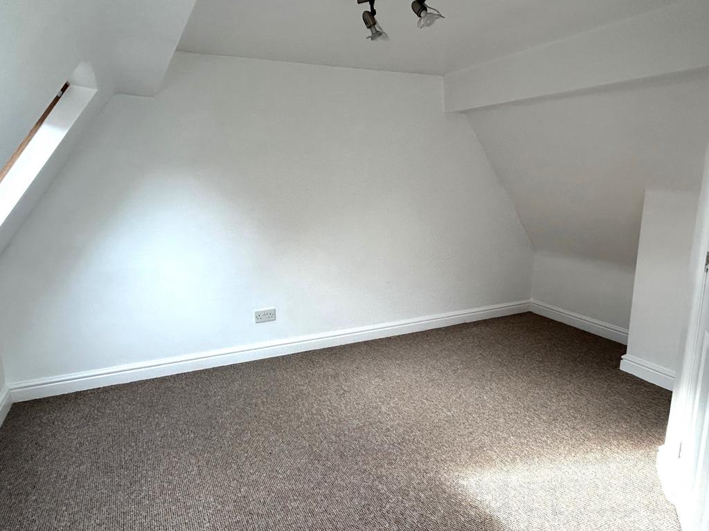 Bedroom T202502261220.jpg