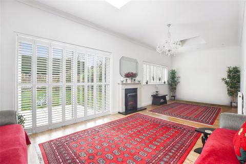 4 bedroom bungalow for sale, Cotleigh Avenue, Bexley, DA5