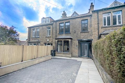 4 bedroom terraced house for sale, Green Lane, Burnley Road, Halifax HX2