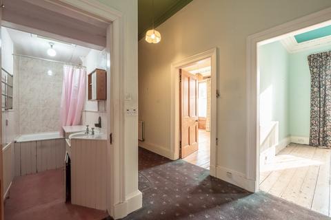 3 bedroom flat for sale, 11 (1F2) Lauriston Park, Edinburgh, EH3