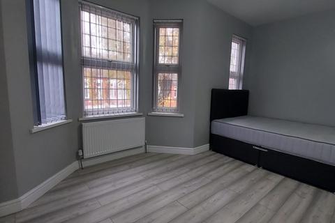 House share to rent, 23 Avondale Road, Luton LU1