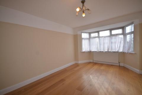 3 bedroom semi-detached house to rent, Whitton Avenue East, Greenford, UB6 0PU