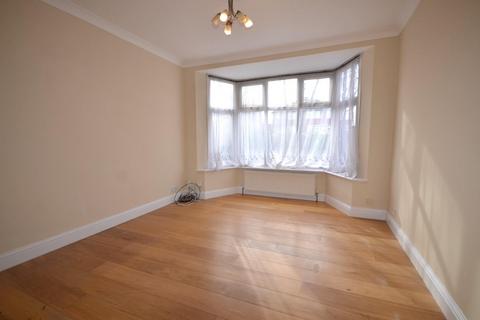 3 bedroom semi-detached house to rent, Whitton Avenue East, Greenford, UB6 0PU