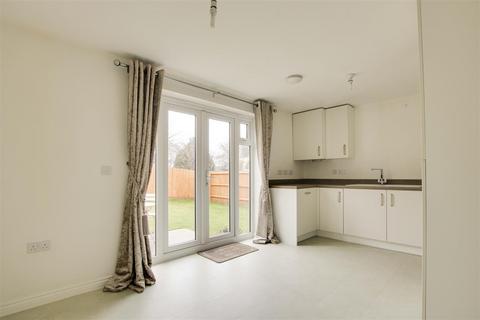 3 bedroom semi-detached house for sale, Linnet Drive, Mansfield NG21