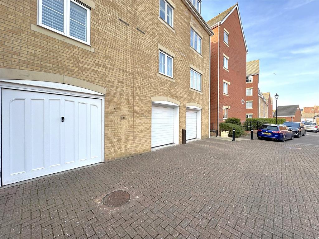Double Garage Tandum