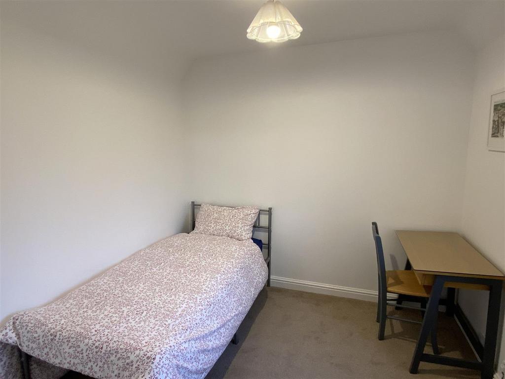 Bedroom 3 (2).JPG
