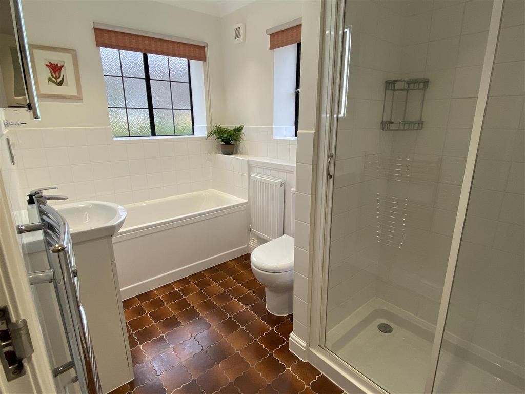 Bathroom.JPG
